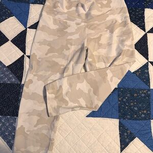 Old Navy Beige Camouflage Leggings